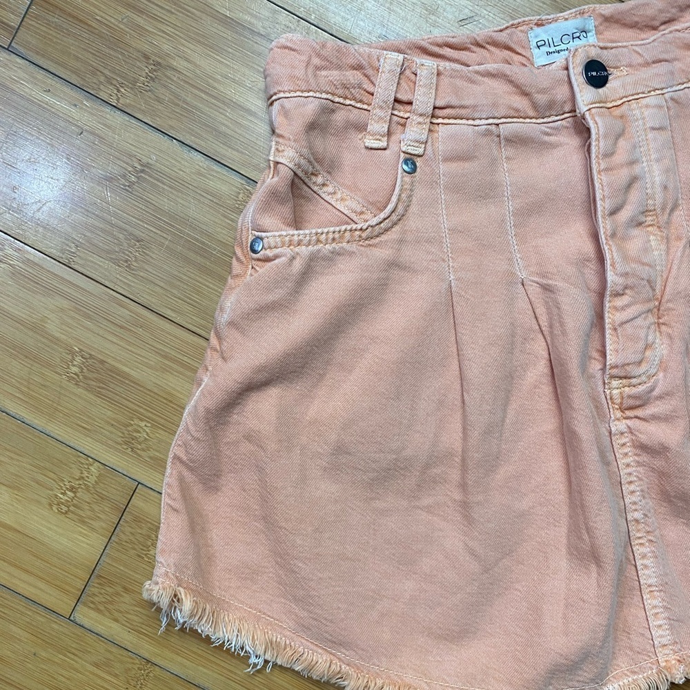 Anthropologie Pilcro Peach Pleated Micro Denim Mini Skirt with a Frayed Hem - Picture 3 of 12
